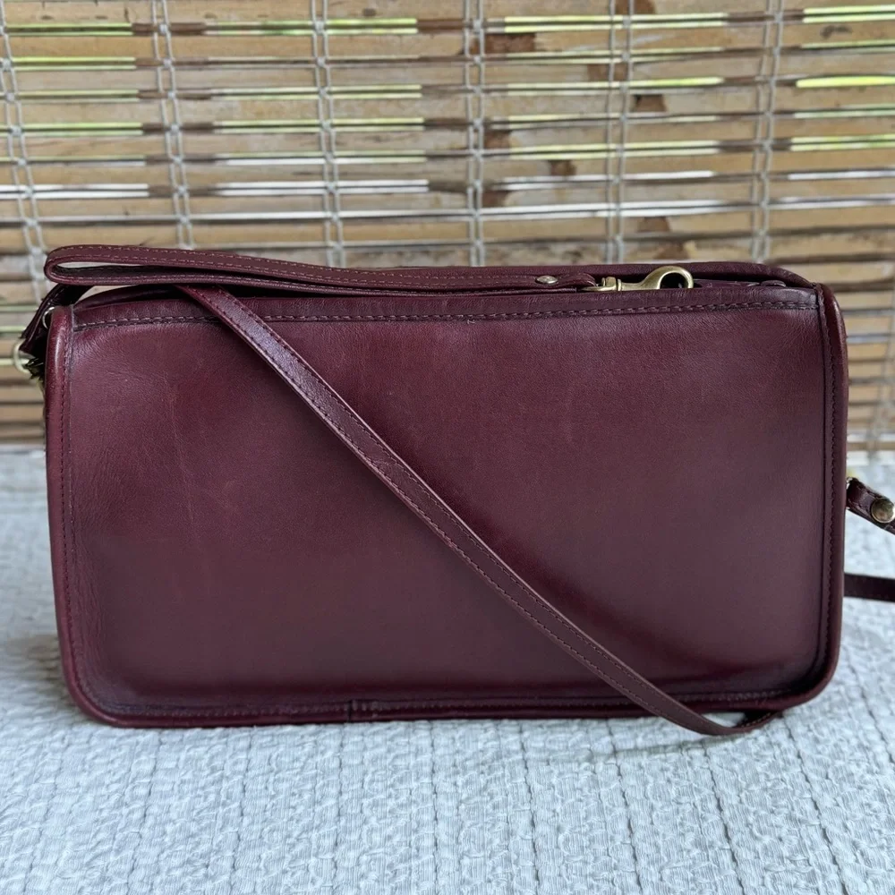 SOLD DONT BUY Vintage 70s 80s leather crossbody bag Kosta’s originals Small - Picture 3 of 16